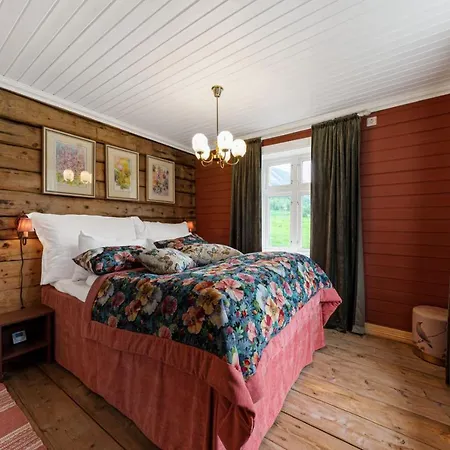 Farm stay Flatheim Viksdalen